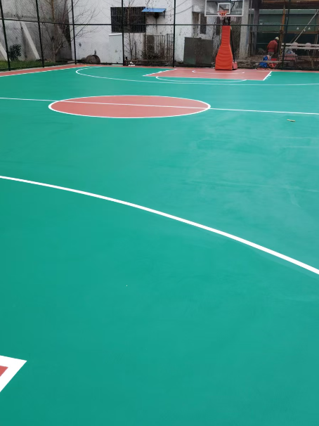 宁国 球场长期使用易出现地面开裂